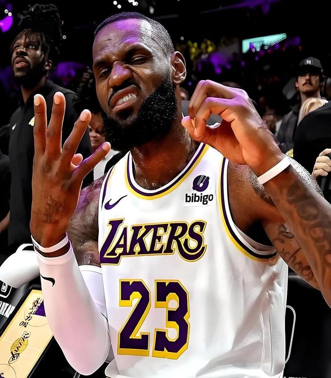 勒布朗主动降薪助力湖人续约里夫斯 激活战术体