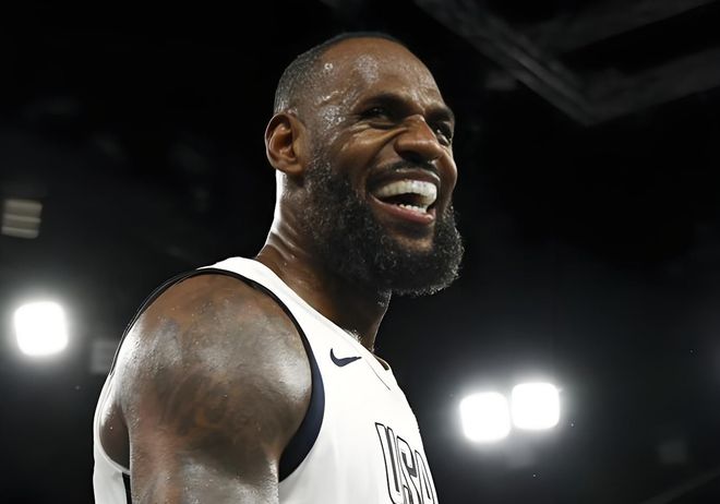 勒布朗主动降薪助力湖人续约里夫斯 激活战术体