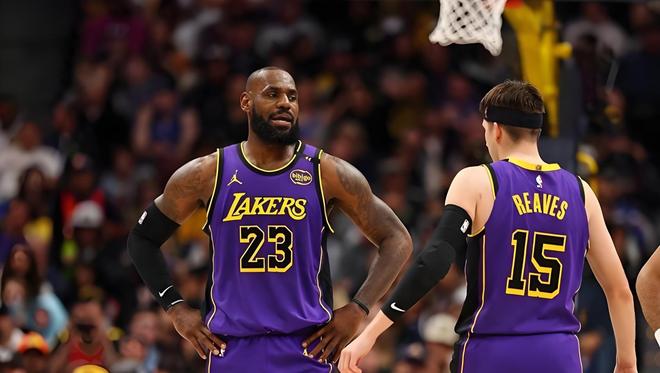 勒布朗主动降薪助力湖人续约里夫斯 激活战术体