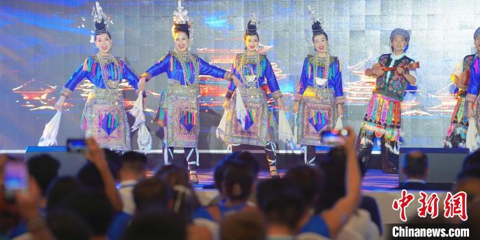 贵阳开幕的2024国际攀联世界青年攀岩锦标赛汇聚