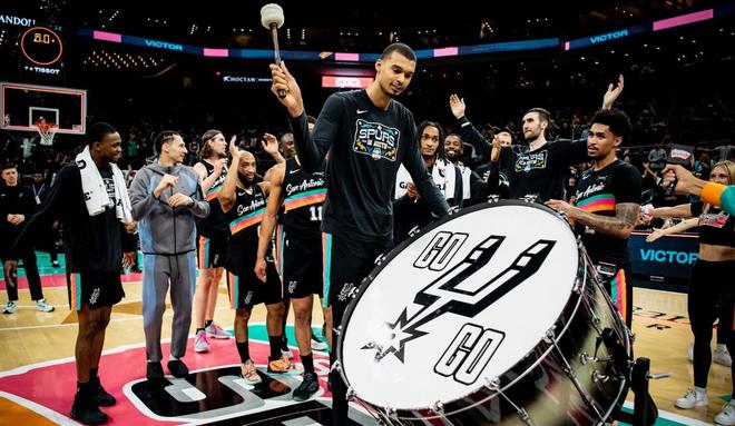 雷霆逼近60胜！尼克斯险胜难掩关键球短板